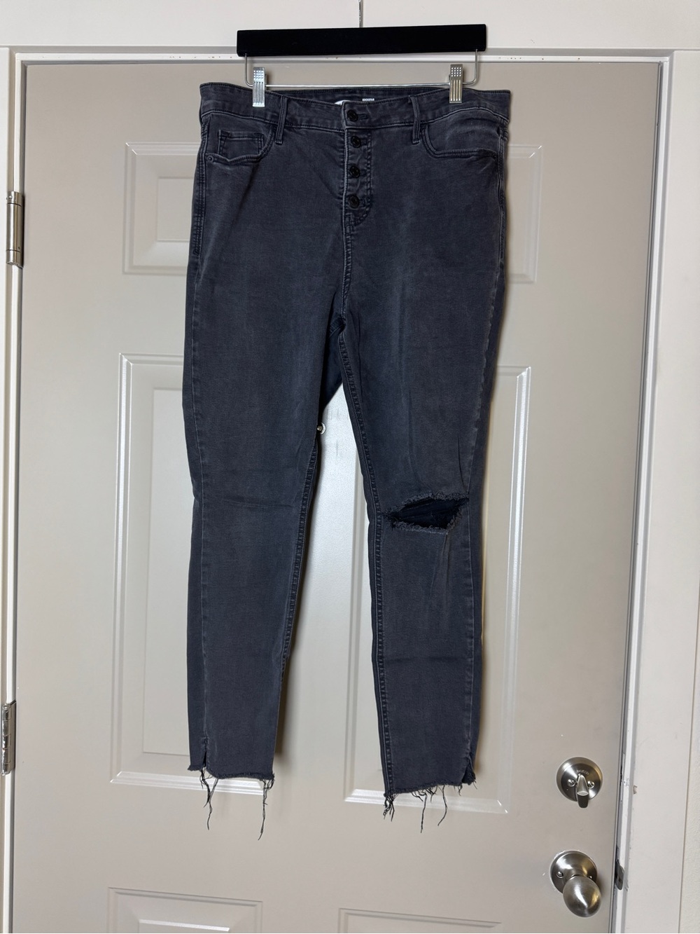 Women’s Old Navy Jeans Rockstar Ripped Skinny Distressed Raw Hem Dark Gray